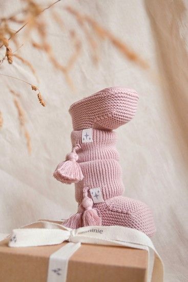 BOTA-ROSA_f0dc147df36269dd1fb36700f54fe31c Patuco borlas punto HARPER | Rosemary - Imagen 1