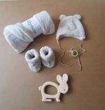 Welcome Baby TEDDY Set: Manta, patucos y gorrito
