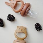 Set x2 chupete alimentador bunny & lemon | HORTENSIA/ALMOND - Imagen 7
