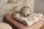 Mordedor de silicona pelota | Nougat - Imagen 4