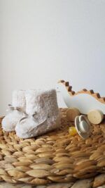 Welcome Baby TEDDY Set: Manta, patucos y gorrito - Imagen 3