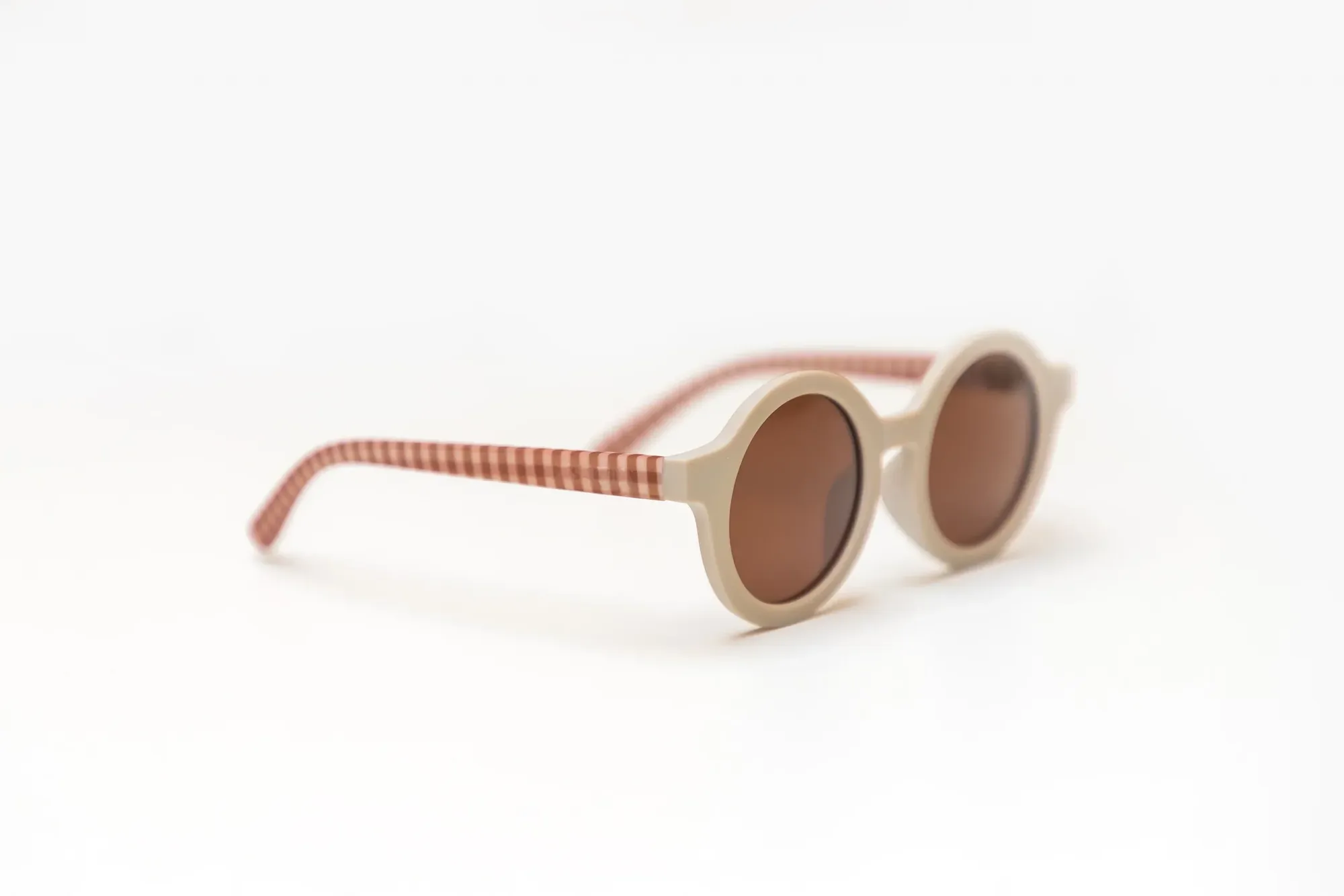 VintageSquares_2-scaled_828cda3ef6e3f98108de0c8d6b1ccd90 Gafas de sol | PATTERN - VINTAGE SQUARES - Imagen 1