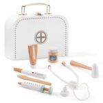 Maletín de médico blanco