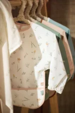 Babero impermeable con mangas | LOVELY BIRDS - Imagen 2