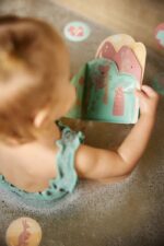 Libro milagro del baño | Kangaroots - Imagen 2